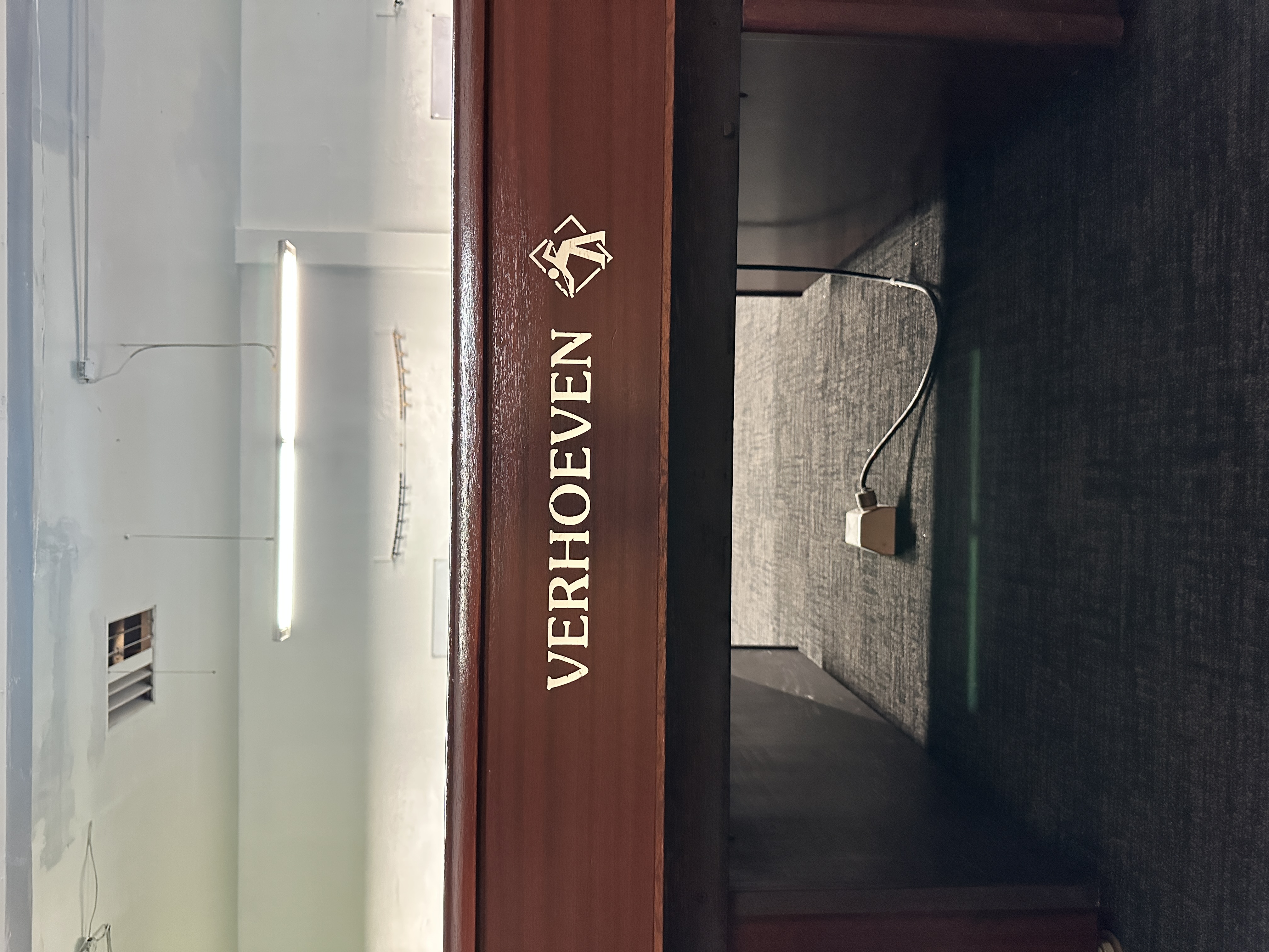 Premium heated tables for optimal play