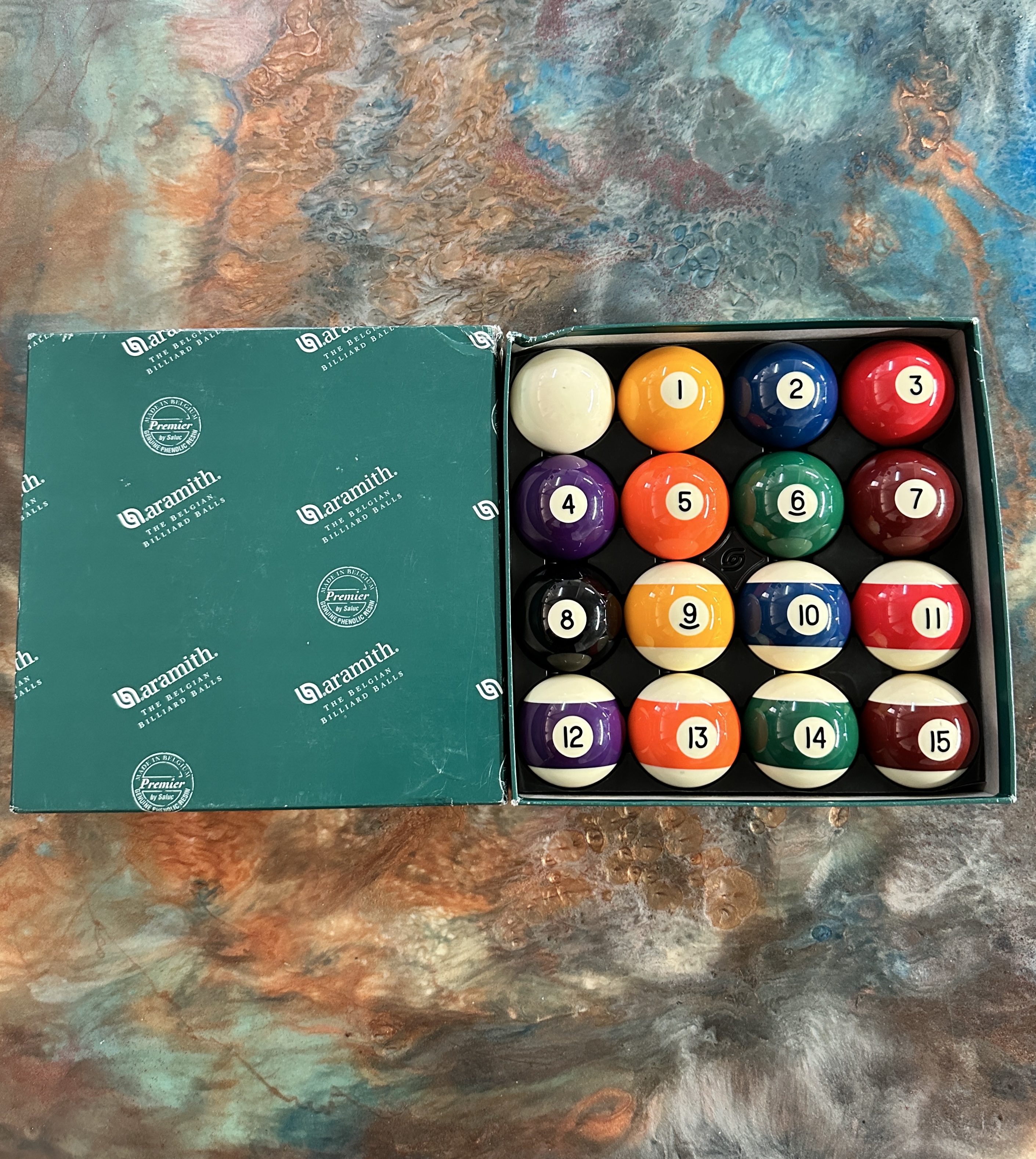 Professional pool balls for 9-ball and 8-ball